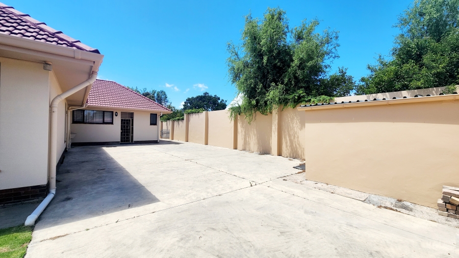 3 Bedroom Property for Sale in Heatherlands Western Cape